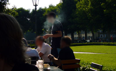 Raucher auf der Berner Münsterplattform - störts jemanden? Scheissegal!