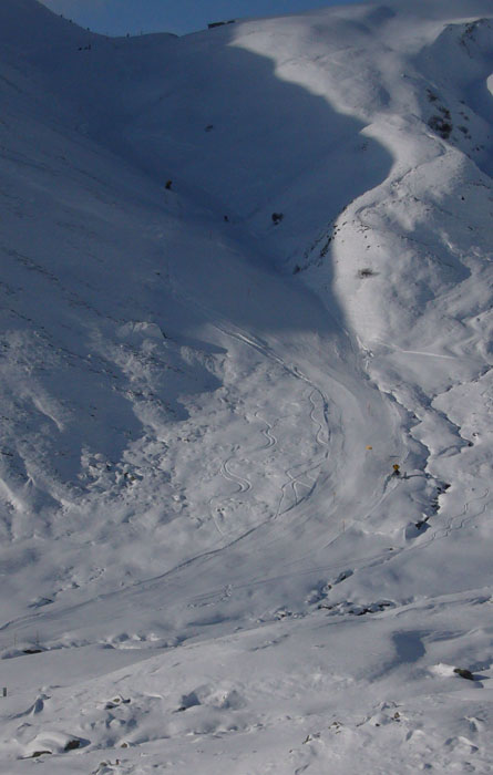 Piste vom Calmut her: Dünn, aber einigermassen fahrbar
