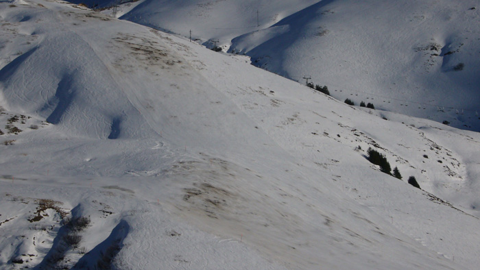 Apere Stellen auf der gesperrten Fallboden-Piste
