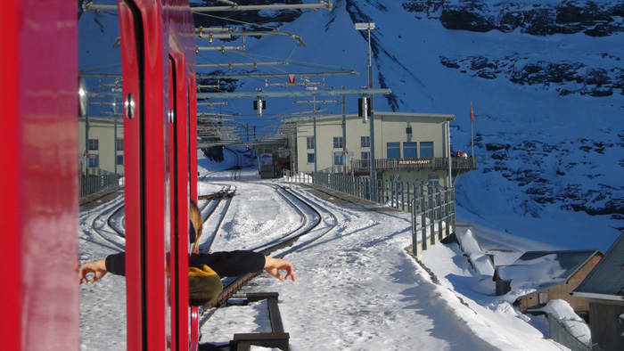 Eigergletscher: [url=http://www.tages-anzeiger.ch/dyn/reisen/aktivferien/576294.html]Das Süssigkeiten-Paradies[/url]!
