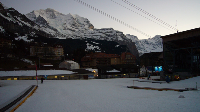 Abends im Dorf
