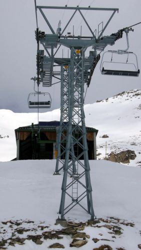 Bergstation Salaniva, Fachwerkstützen
