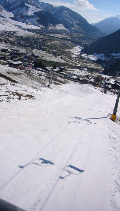 Die Talabfahrt ist dank Kunstschnee in einem guten Zustand
