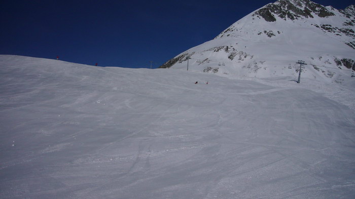 Herrliche Pisten oberhalb Milez - bis 11 Uhr Pulverschnee!
