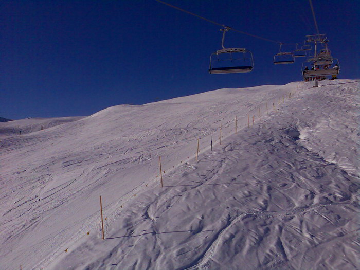 31. Dezember 2007: Der wenige Neuschnee reichte für einige schöne Pulverschwünge auf der guten Unterlage!
