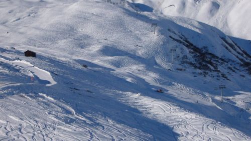 Arbeiten an der neuen Piste nach Mulinatsch
