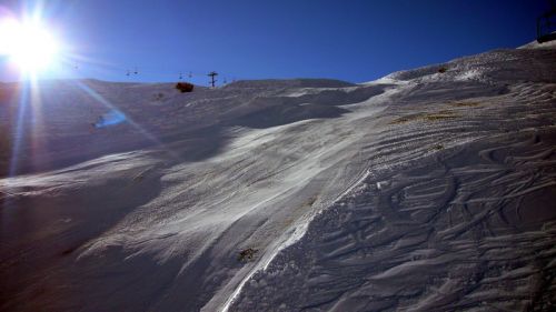 Hier wurde Schnee hineingestossen - dennoch reicht es erst knapp
