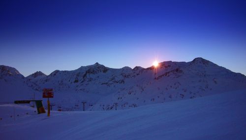 Sonnenuntergang am kürzesten Tag des Jahres: Cuolm Val, 21. Dezember 2007
