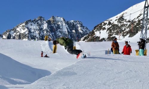 22. Dezember 2007, Snowpark Tegia Gronda (Foto: Gion Huonder)
