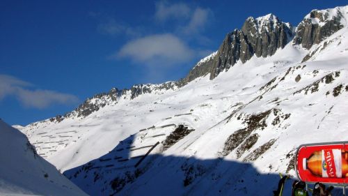 Hänge vom Schneehüenerstock Richtung Nätschen: In den kommenden Jahren einmal eine Verbindung der beiden Skigebete? Bergbahnchef Silvio Schmid sagte in den "Südostschweiz" vom 22.12.2007, dass sich Investor Sawiris so etwas wünsche. Diskussion dazu z.B. [url=http://www.alpinforum.com/forum/viewtopic.php?t=12994&start=100]in diesem Forum[/url].
