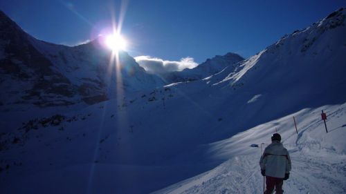 13. Januar 2008: Der Neuschnee vom Samstag sorgte für ziemliche Kartoffelacker-Pisten ab etwa 10.30 Uhr
