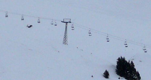 Stütze 11 der Sesselbahn Fallboden ([url=http://www.jacomet.ch/themen/skilift/album/thumbnails.php?album=59]mehr Bilder der Sesselbahn Fallboden hier[/url])
