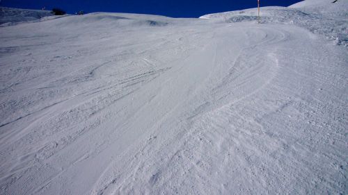 Sonntag, 10. Februar 2008: Die neue Mulinatsch-Piste ist wieder etwas breiter geworden...
