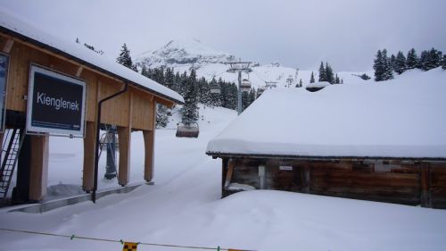 Allzu viel Schnee liegt auch wieder nicht - aber vorerst sicher genug

