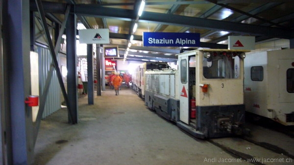 Ausflug ins Berginnere dank besonderer Beziehungen - ich danke meinem Bruder für diese Superspezielle Reise in den längsten Tunnel der Welt!
