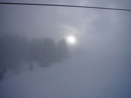 Unten klebte der Nebel, aus dem es sogar leicht nieselte - hässlich
