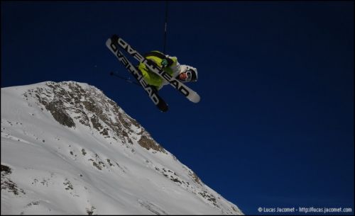 24. Dezember 2008, Snowpark Tegia Gronda (Foto: Lucas Jacomet) - [url=http://www.jacomet.ch/themen/skilift/album/thumbnails.php?album=208]mehr Jump-Fotos hier[/url]
