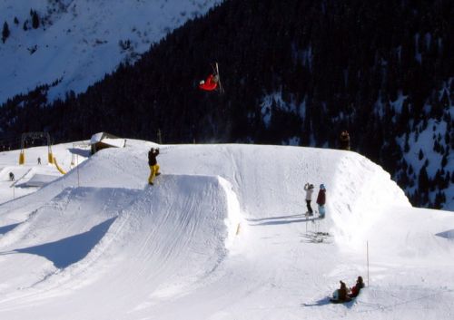 Snowpark Tegia Gronda, 24. Dezember 2008 (Foto: Andi Jacomet)
