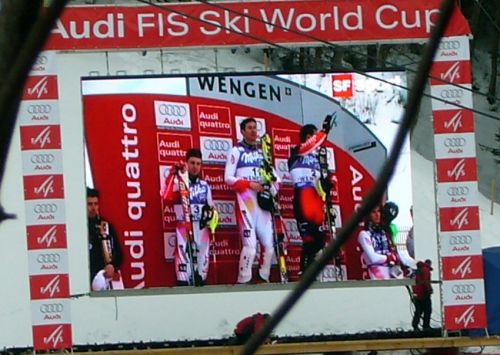 Im Gegensatz zur Abfahrt gestern triumphierten heute die Österreicher - und Kostelic muss in Wengen wieder mal Gitarre spielen
