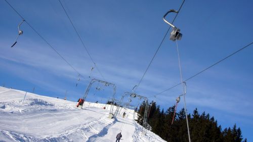 Mehr Bilder der Anlagen in Marbach [url=http://www.jacomet.ch/themen/skilift/album/thumbnails.php?album=213]hier[/url]
