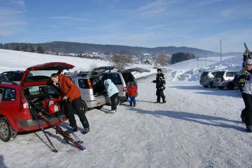 Viel Andrang heute - ein Schülerskirennen steht auf dem Programm

