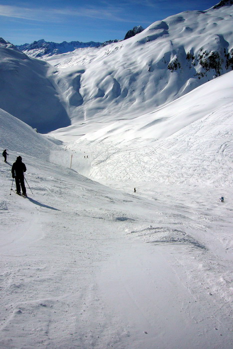 Doch arg bucklige Sache ab Mittag - der Neuschnee ist noch zu wenig verfestigt

