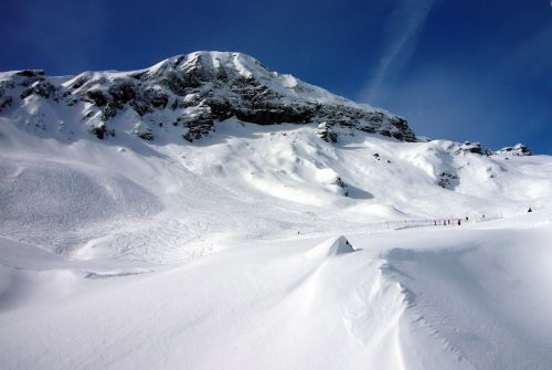 Grosses Schneebrett beim Gummilift
