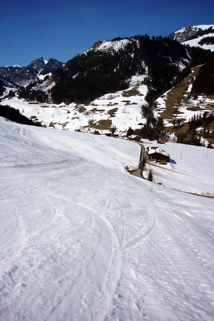 Piste "hintendurch" zur Talstation
