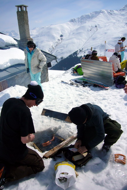 Grillieren am Pistenrand... es wird Sommer!
