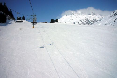 Sonntag, 5. April 2009 - [url=http://www.youtube.com/watch?v=CHFXkmYLSqU]YouTube-Video (HQ) von der Fahrt von Cuolm Val nach Dieni in 5:35 hier[/url]
