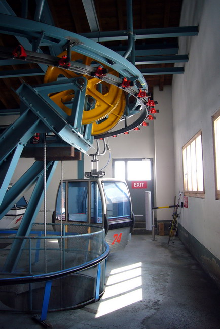 Mehr Anlagenfotos von heute [url=http://www.jacomet.ch/themen/skilift/album/thumbnails.php?album=35]hier (Gebiet Gornergrat / Rothorn / Sunnegga)[/url] und [url=http://www.jacomet.ch/themen/skilift/album/thumbnails.php?album=51]hier (Gebiet Klein Matterhorn / Theodul / Cervinia)[/url]
