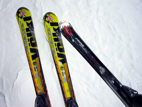 Heute Partnerlook... mein Vater ist aus Sedrun mit seinen eigenen Völkl angereist
