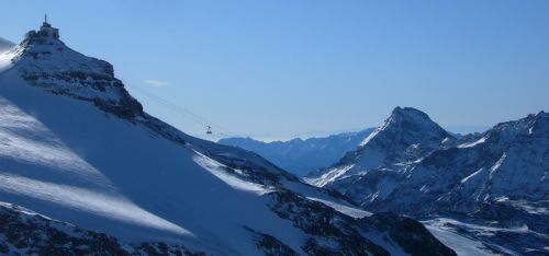 Blick über Poebene und Piemont bis zur Lücke des Colle di Tenda - dahinter liegt das Mittelmeer...
