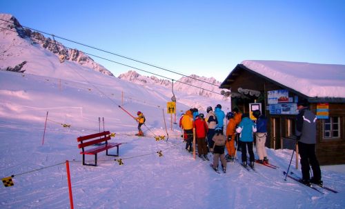 Am Schluss bei minus 15 Grad noch zweimal Tegia Gronda im Abendlicht
