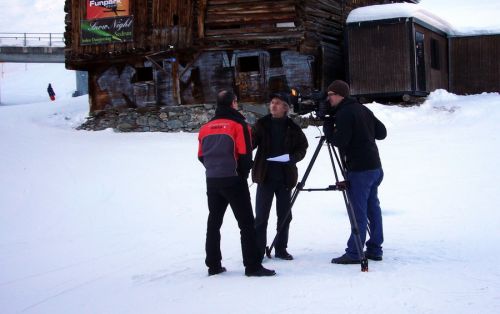 5. Januar 2010 - Bergbahnchef Silvio Schmid gibt bekannt, dass es keine Zusammenarbeit mit den Disentiser Bergbahnen gibt. Diese Aufnahmen wurden [url=http://www.rtr.ch/rtr/televisiun/telesguard/index.html?siteSect=40003&broadcastId=724830]hier verwendet[/url]... (erster Beitrag)
