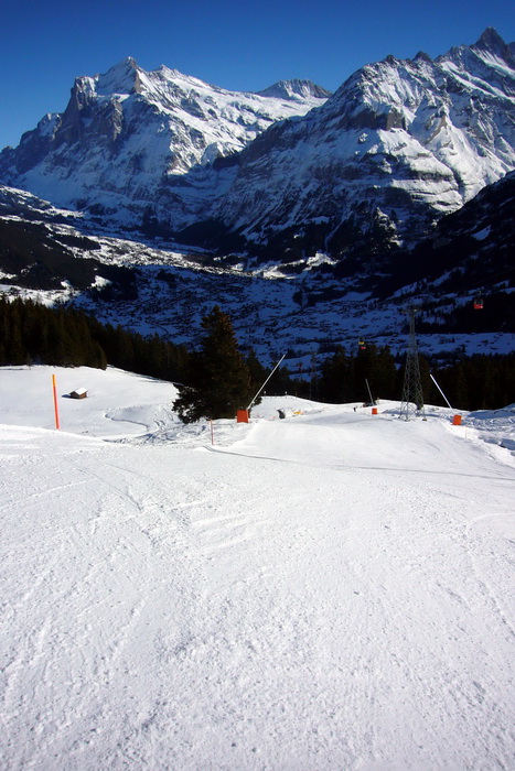 Itramen-Piste: Scheisskunstschnee, stellenweise eisig...
