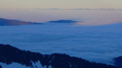 Blick übers Nebelmeer zum Chasseral
