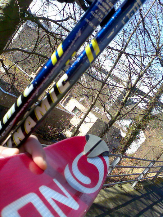 Mit den Skis unterwegs in Bern: Los gehts! Nach fast 3 Wochen Krankheit endlich zurück in den Schnee...

