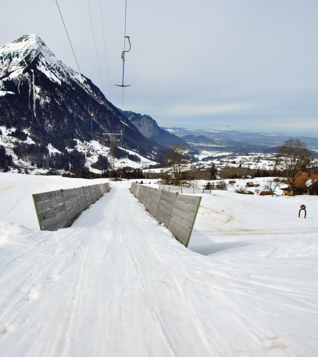 Brücke über die Zufahrtsstrasse
