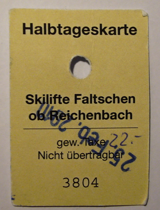 Die Halbtageskarte kostet 22 Franken für Erwachsene (ab 12 Uhr)
