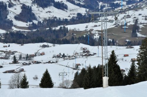 Mehr Bilder dieser Anlage [url=http://www.jacomet.ch/themen/skilift/album/thumbnails.php?album=245]hier[/url]
