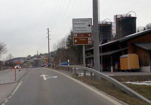 Da drüben hats ja noch einen Lift... fast vergessen! Also ab nach Aeschi...

