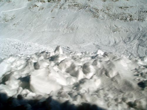 Lawine am Pazolastock Richtung MGB-Trassee (Foto: Pilatus)
