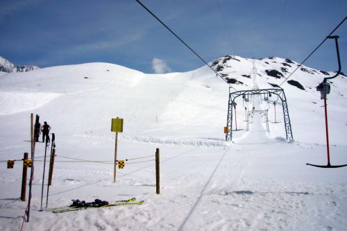 Ich passe 30 Minuten auf den Skilift auf...
