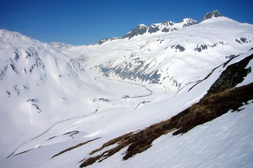 Oberalppass aus den Calmut-Hängen gesehen
