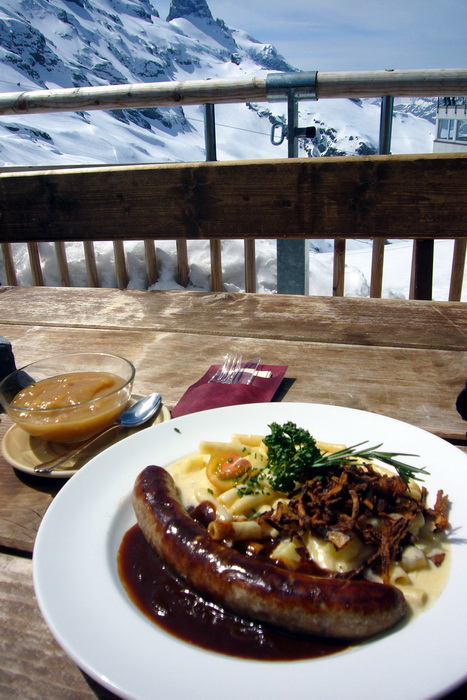 Zmittag in der Skihütte Stand: Fein!
