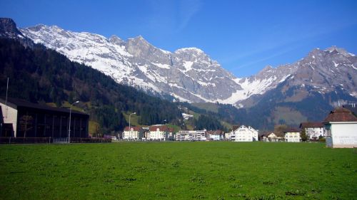 Aufgrund des Wetterberichtes hatte ich mich kurzfristig spontan für Engelberg statt Zermatt entschieden - ich sollte nicht enttäuscht werden...
