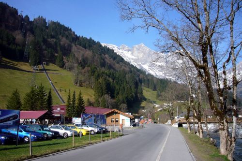 10-Minuten-Spaziergang Bahnhof-Seilbahn, da in der Nebensaison kein Bus fährt, na toll...

