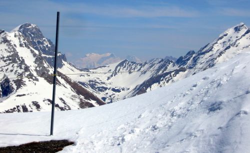 Blick nach Osten am Laubersgrat (Gegend Elm/Ostschweiz?)
