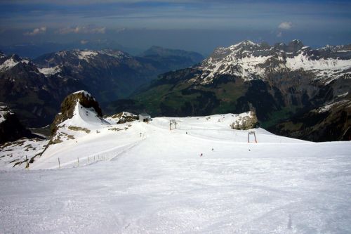 Gletscherskilift: Geniale Pulverpisten
